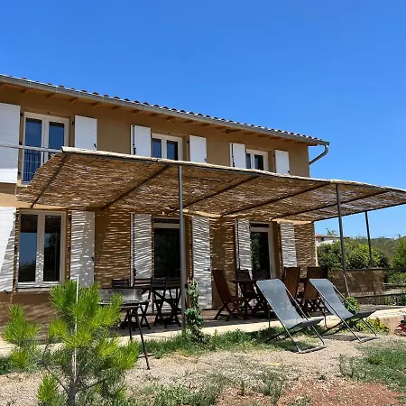 La Charmante Maison De Au Salagou Hébergement de vacances Octon